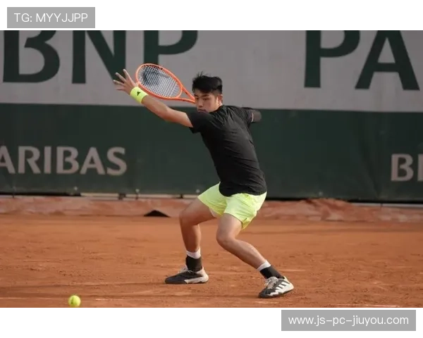 吴易昺底线回球质量不断提升